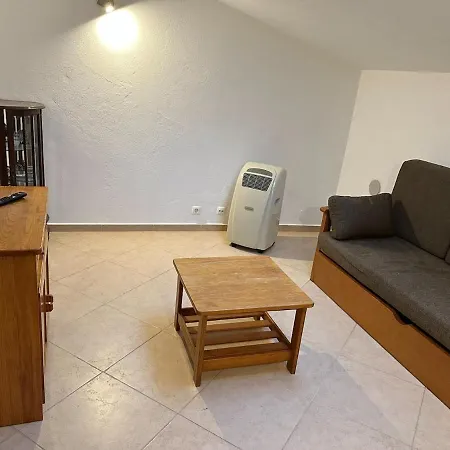 Ahs Moradia Tipica Portuguesa T2 Centro De *